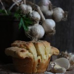 Domaćica kruh s češnjakom